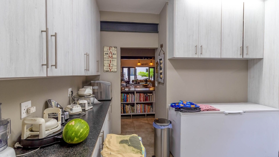 9 Bedroom Property for Sale in Onrus Western Cape